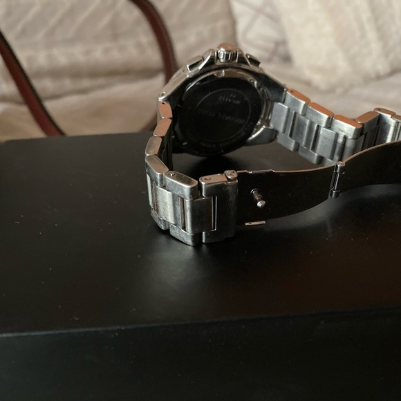 Michael Kors womens watch - Picture 4 of 4